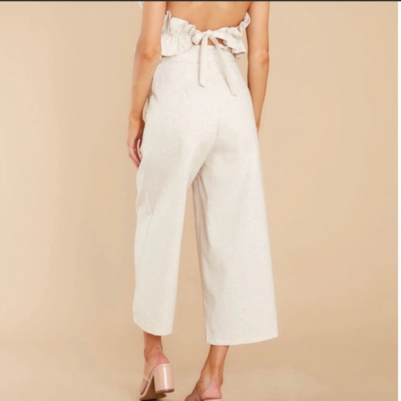 Boutique style white jumper with ruffled top - Picture 2 of 4